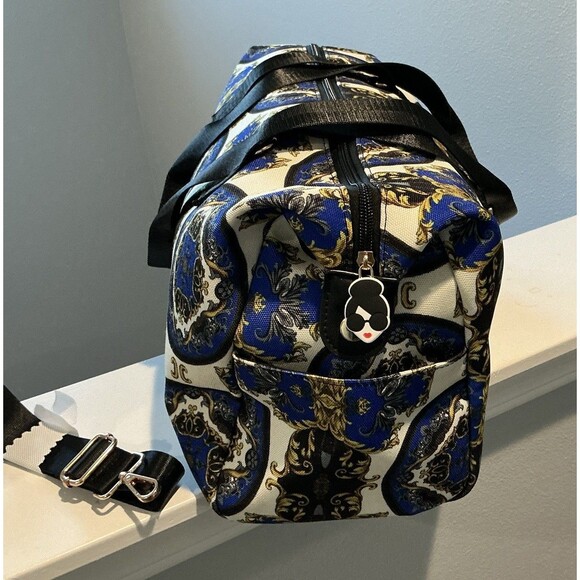 NEW ALICE + OLIVIA Duffel Bag Weekender Medium Regal Romance Stacey Bendet - Picture 1 of 7